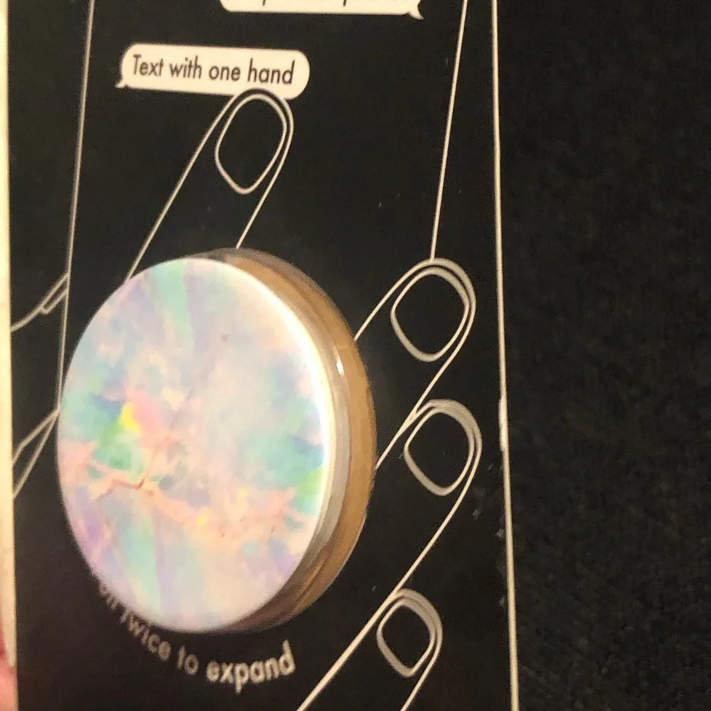 PopSocket phone grip